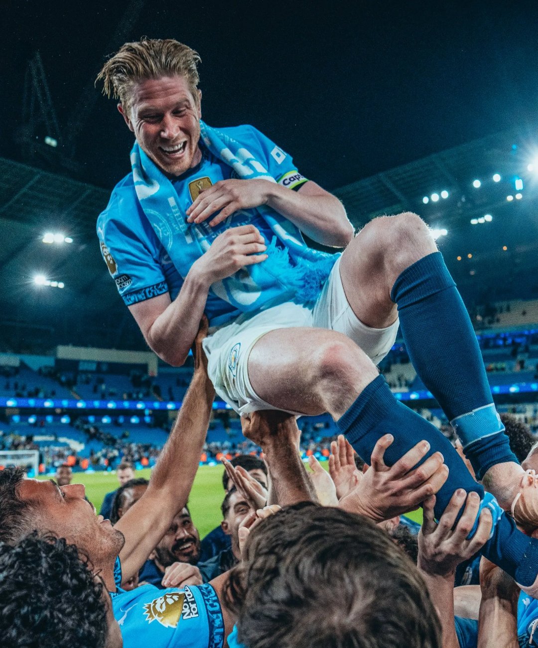 Yabo Sports-美国队不断突破！，德布劳内连续五场比赛得分超过锐不可当赛场气氛高涨-Yabo Sports